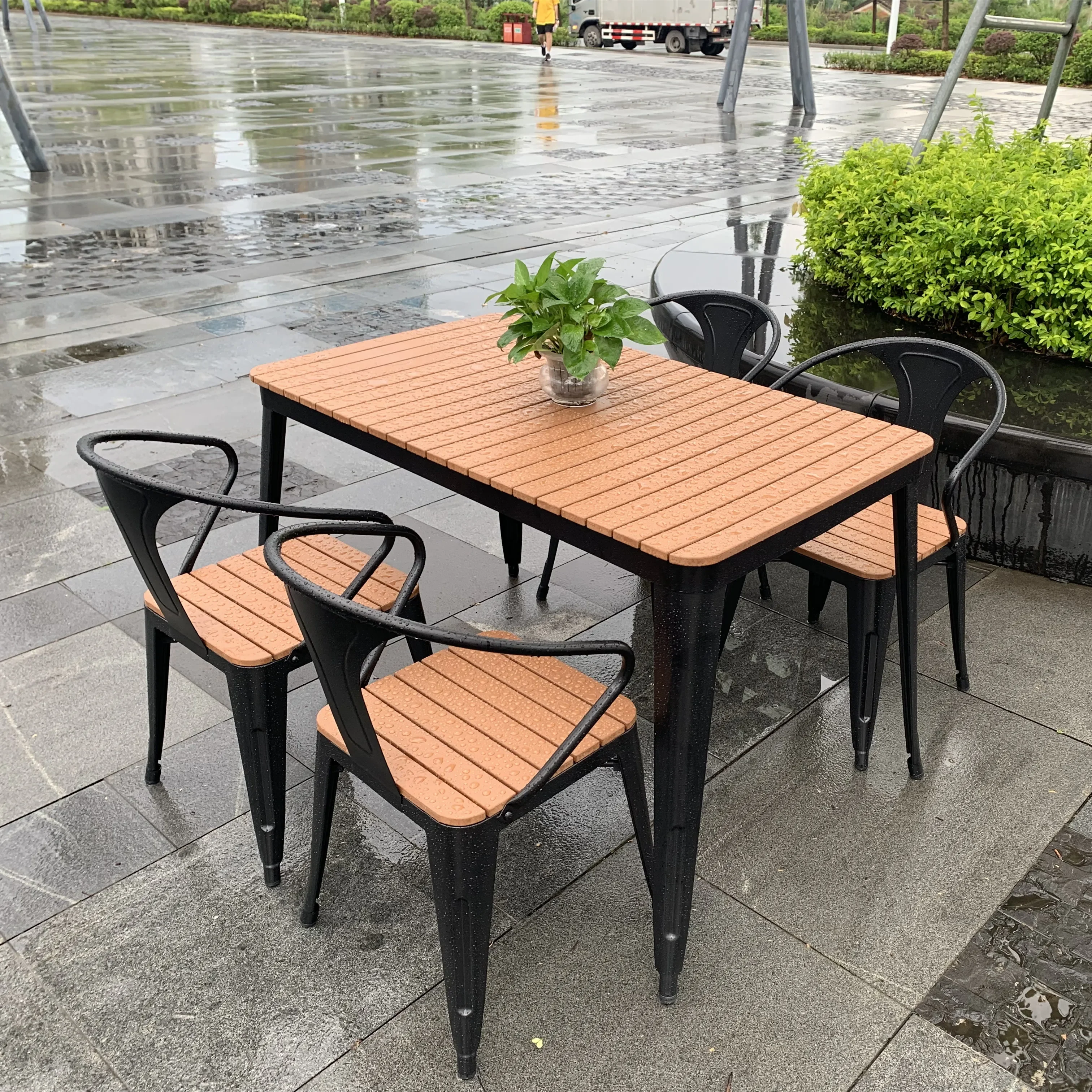 

used dining chairs and tables for restaurant and cafe shop