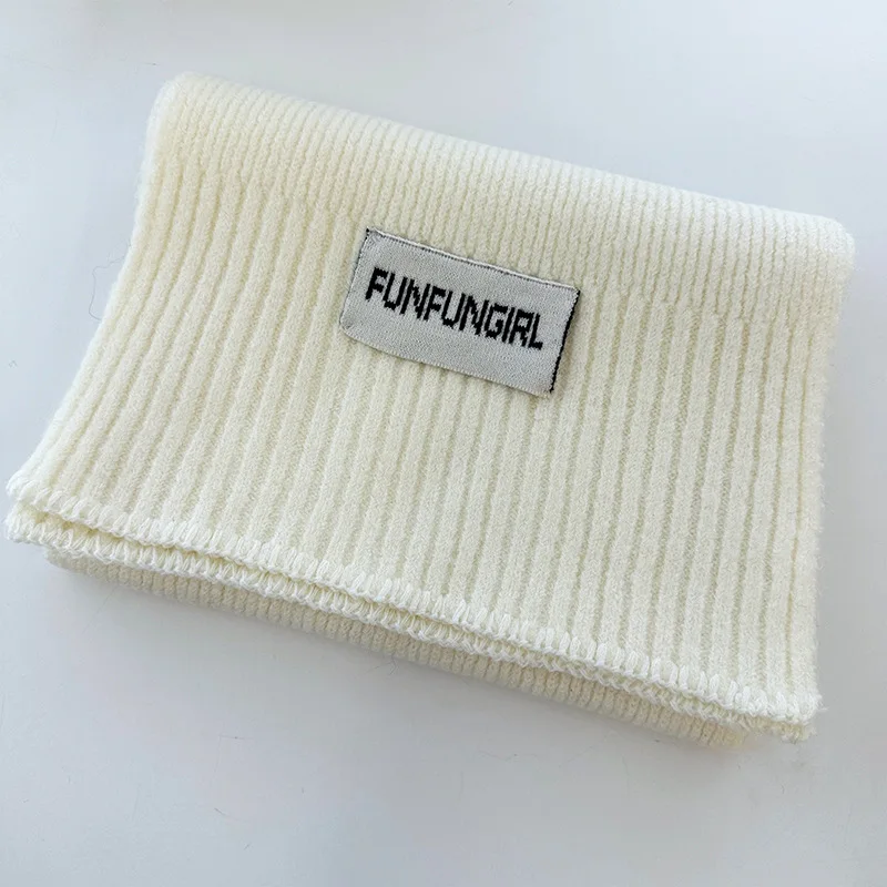 

New Warm and Cold Proof Solid Color Scarf for Men and Women, Fashionable and Versatile, Light Luxury Long Knitted Scarf