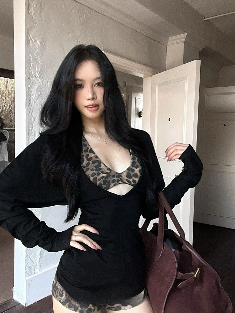 

Сексуальный элегантный тонкий комплект из 3 предметов, женский леопардовый бюстгальтер, черные топы, винтажные шорты в американском стиле, корейский модный женский костюм