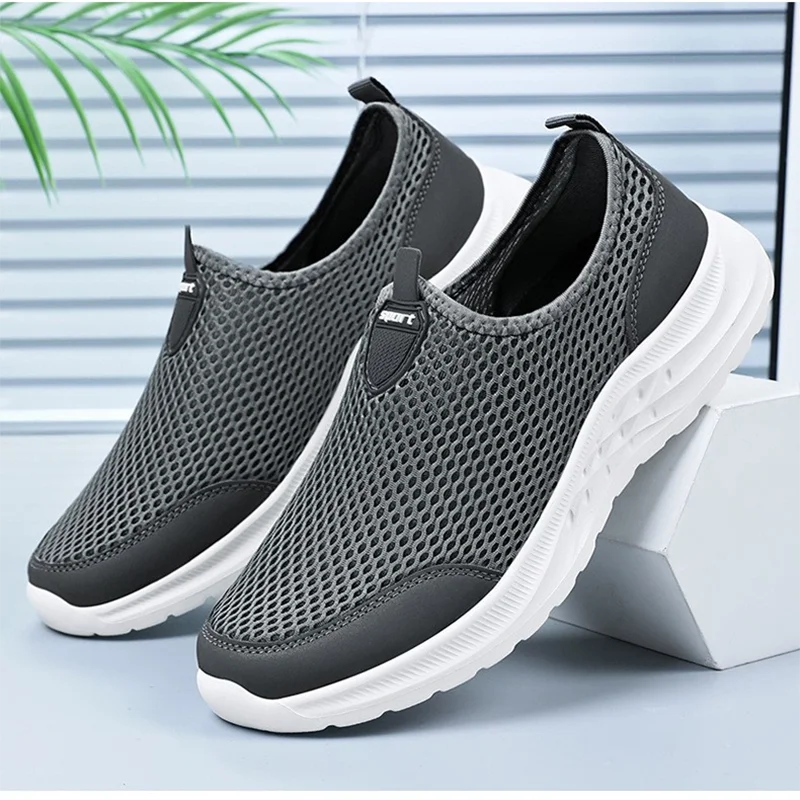 

2025 Lightweight Men Casual Shoes Breathable Slip on Male Casual Sneakers Anti-slip Men's Flats Outdoor Walking Shoes Size 39-44