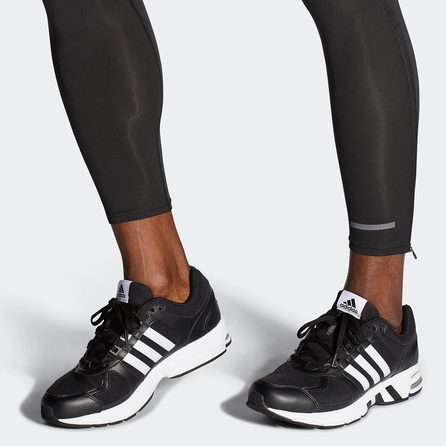 

Кроссовки унисекс с мягкой подкладкой Adidas Authentic Equipment 10, FW9995