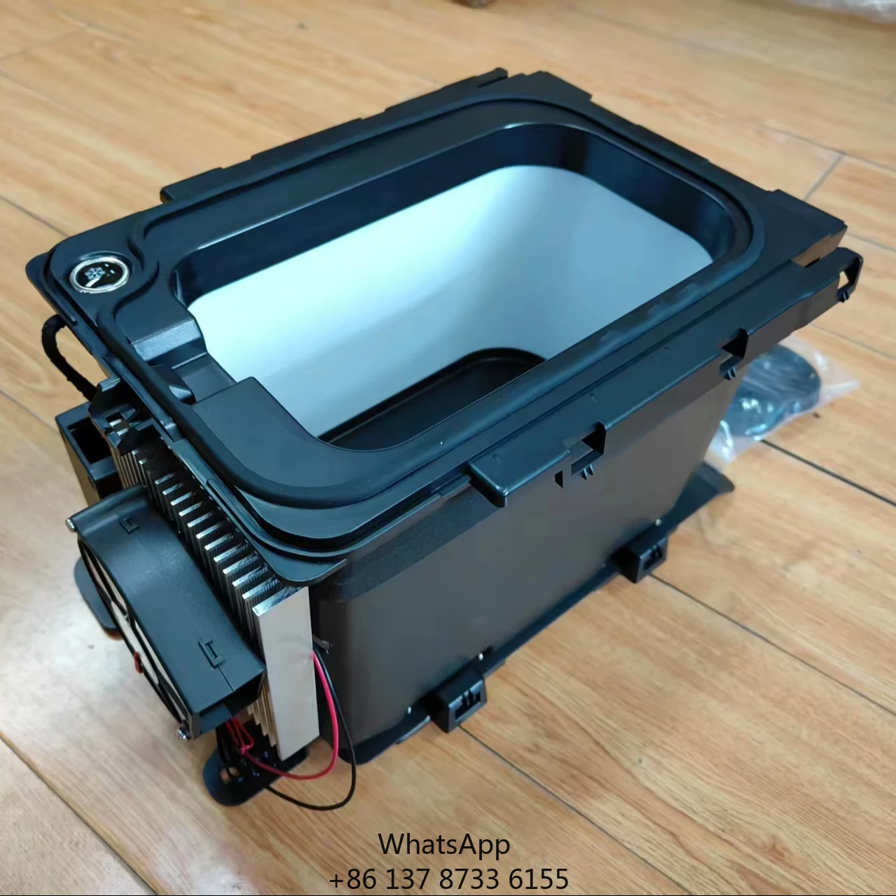 

Modify High Quality LC250 Car Fridge Electric Refrigerator Car Storage Box For Toyota Land Cruiser Prado 2018 Car Accessories