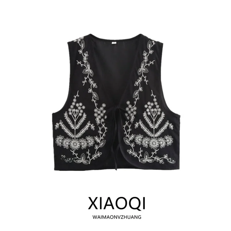 

2024 Autumn New Women's Faion Design V-ne Embroidered Svel Retro Waist-cinching Versatile Stitched Jaet