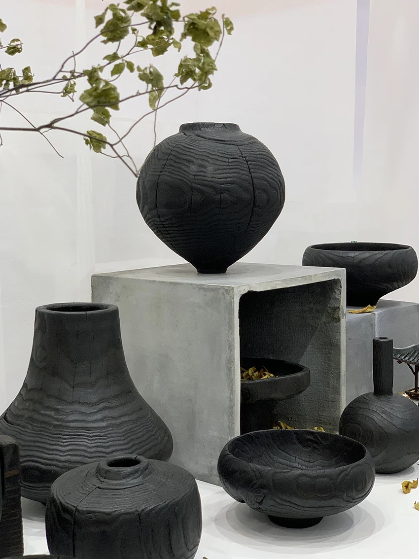 Wabi-sabi charcoal burning, charcoalized wood, handmade wooden vase ornaments, model rooms, homestays, soft decorations, flowers