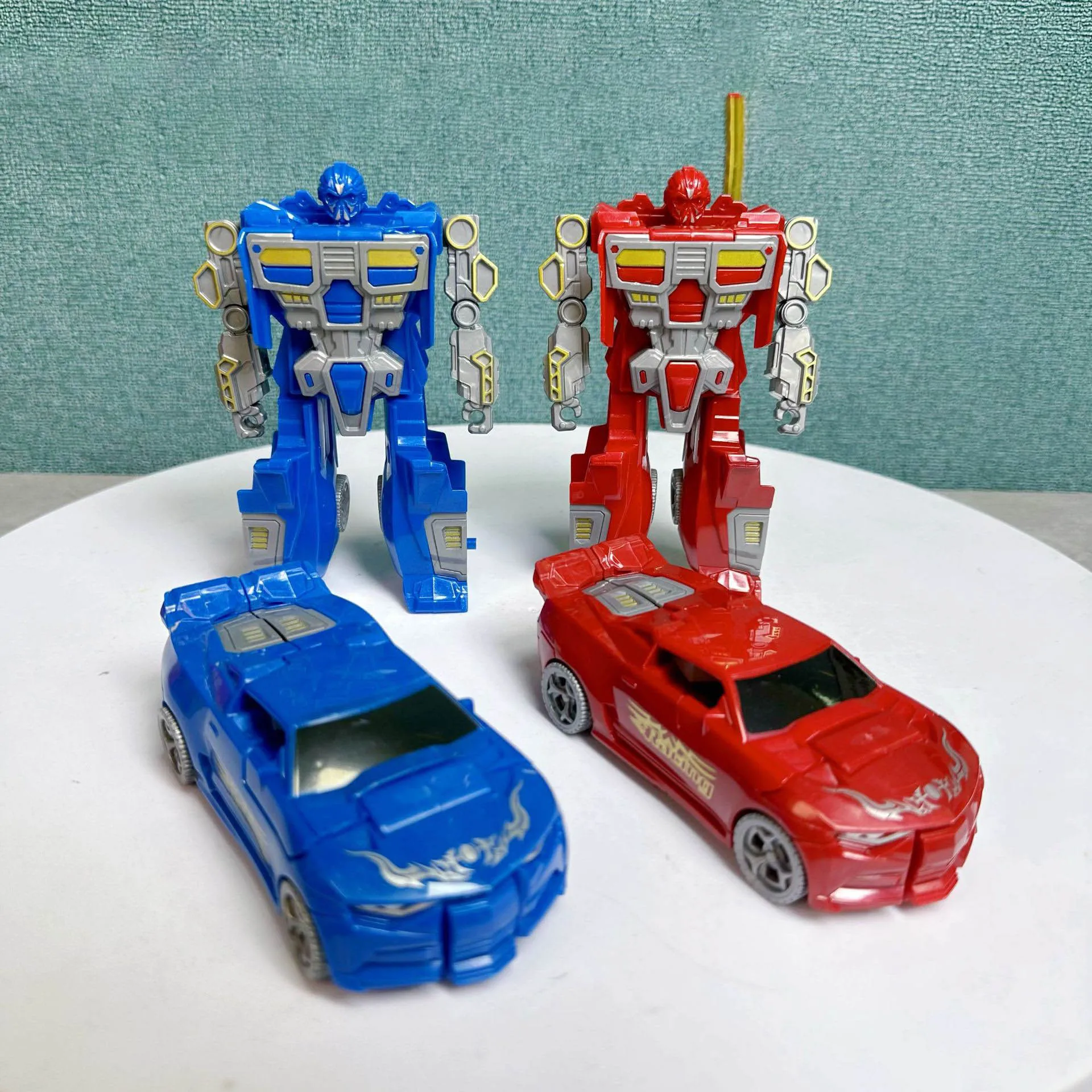 Giocattoli robot per auto trasformatore per bambini 2 in 1 Cool Transformer Robot Car Ragazzi Giocattoli educativi Decorazione del desktop Regalo