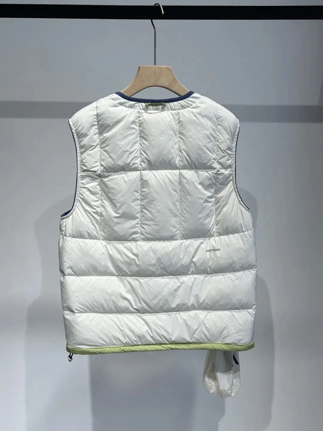 

Warmth Du down Vest ex Svel Faion Color Blo Autumn Winter New Arrival Lightweight Polyester Nylon Material