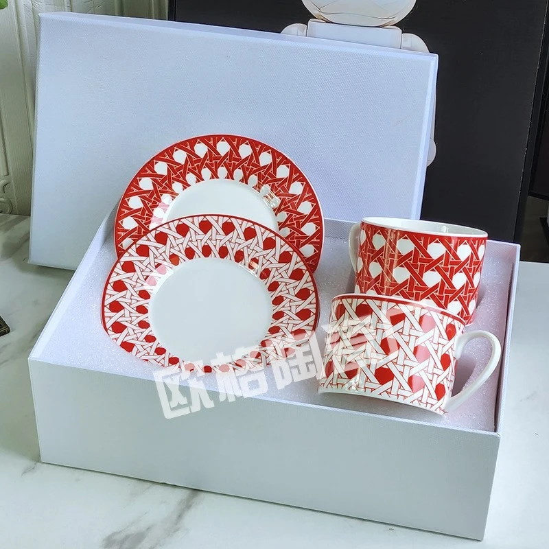 

European Luxury Minimalist Coffee Tea Cup Saucer Set 2 Cups 2 Saucers Afternoon Tea Gift Box Packaging