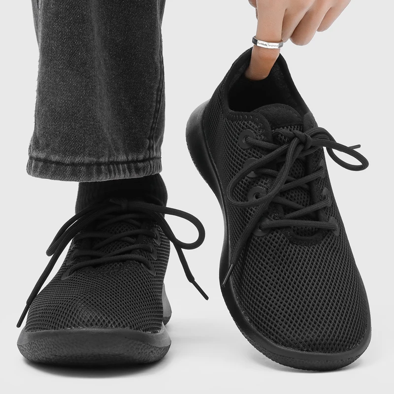 

High Quality Summer Men Outdoor Mesh Sports Leisure Shoes Are Breathable Dry Comfortable Simple Mountain Climbing Travel Shoes