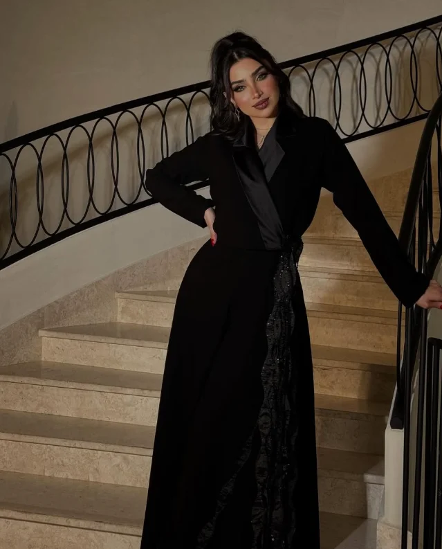 Customized High Quality Sleeveless Floor Length Zipper Black V-neck A-line  Gold Dress for Birthday Party Vestido Tull Mujer