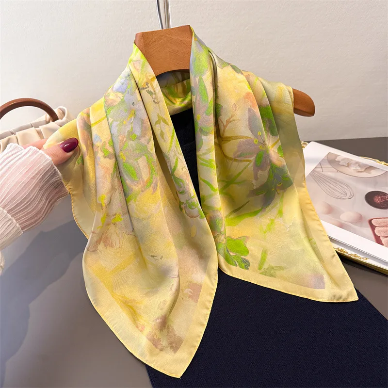 Neuer bemalter, bedruckter quadratischer Schal für Damen, Seidenschals, Bandanas, luxuriöser floraler Hijab, Halstuch, eleganter Strand-Schal, 70 cm