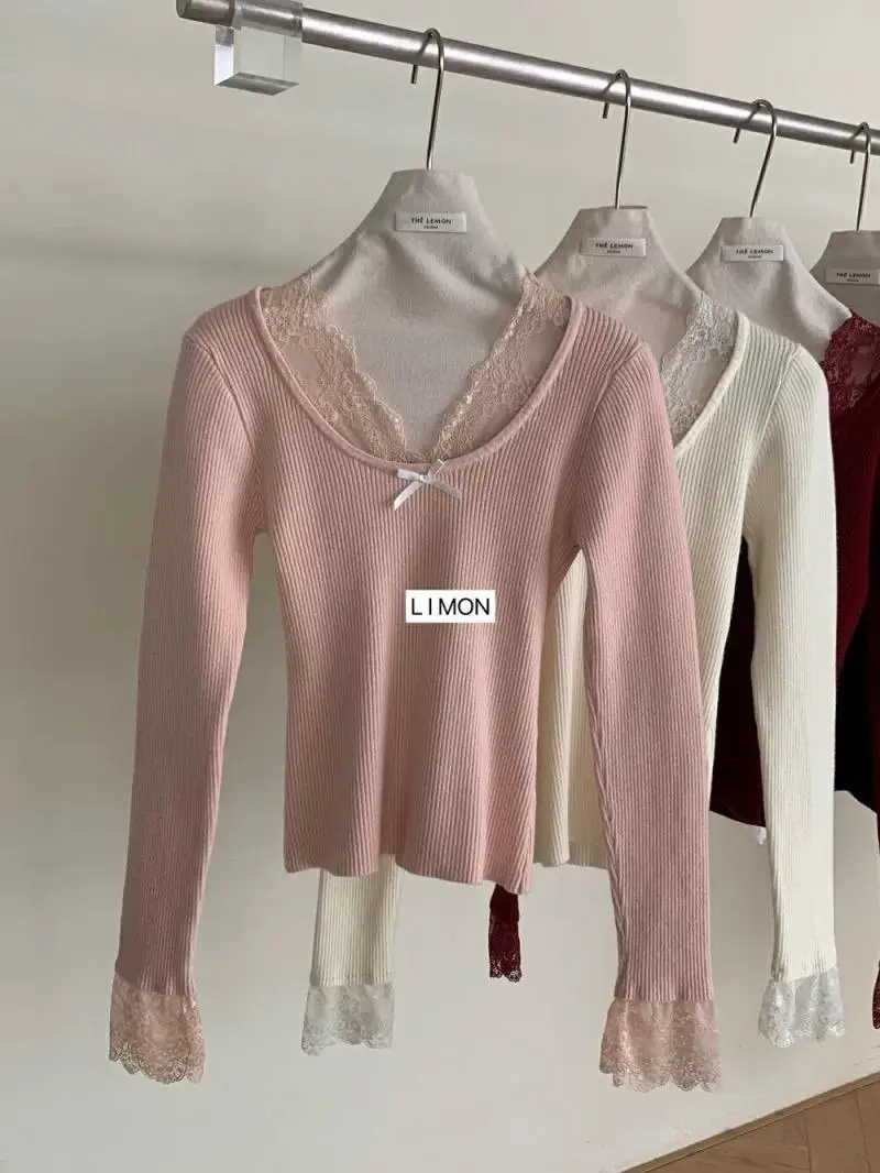 เสื้อสเวตเตอร์ถักสำหรับผู้หญิง รุ่นใหม่ประจำปี 2024 สำหรับฤดูใบไม้ร่วงและฤดูหนาว ตกแต่งด้วยลูกไม้ ทรงเข้ารูป สไตล์เกาหลี เหมาะสำหรับใส่ทำงานและแฟชั่น