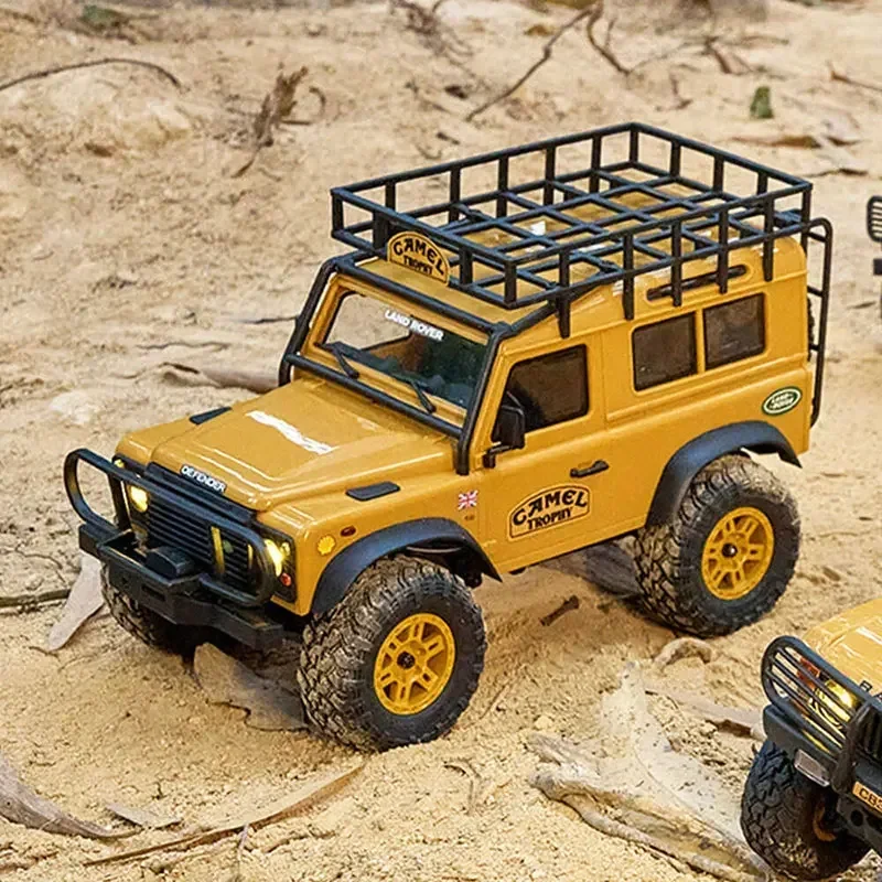 In Stock Fms 1:24 Fcx24m Camel Cup Simulation Defender 90/110 First Generation Range Rover Discovery Climbing Off Road Vehicle