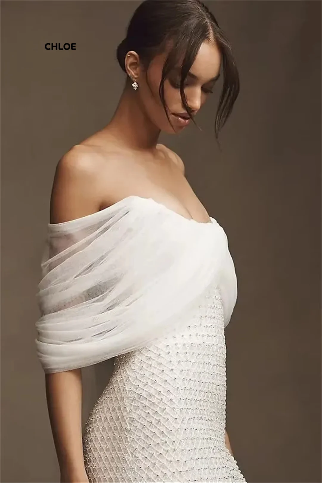 فساتين سهرة على شكل ذيل السمكة فساتين حفلات أنيقة للسيدات 2025 فستان نسائي فاخر مصنوع حسب الطلب للحفلات الراقصة شال فاخر مكشوف الأكتاف