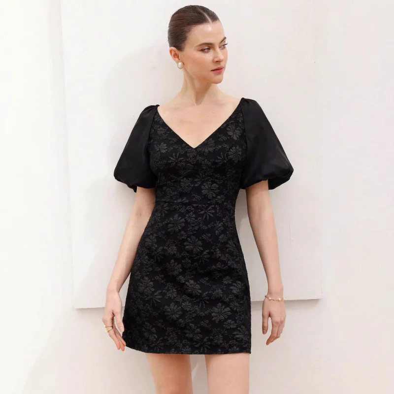

2025New black jacquard textureVWomen's Summer High-End Bubble Sleeve Dress