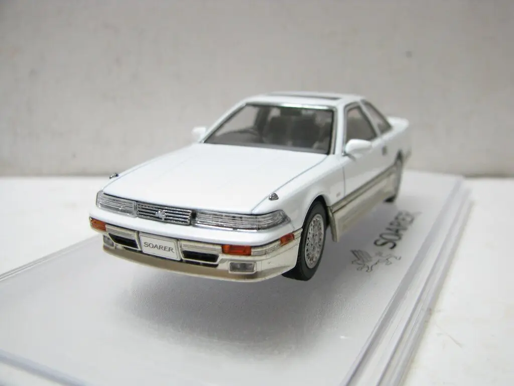 modele-de-voiture-en-alliage-diecast-hobby-a-l'echelle-1-43-toyota-soarer-3000-twincam-24-mz20