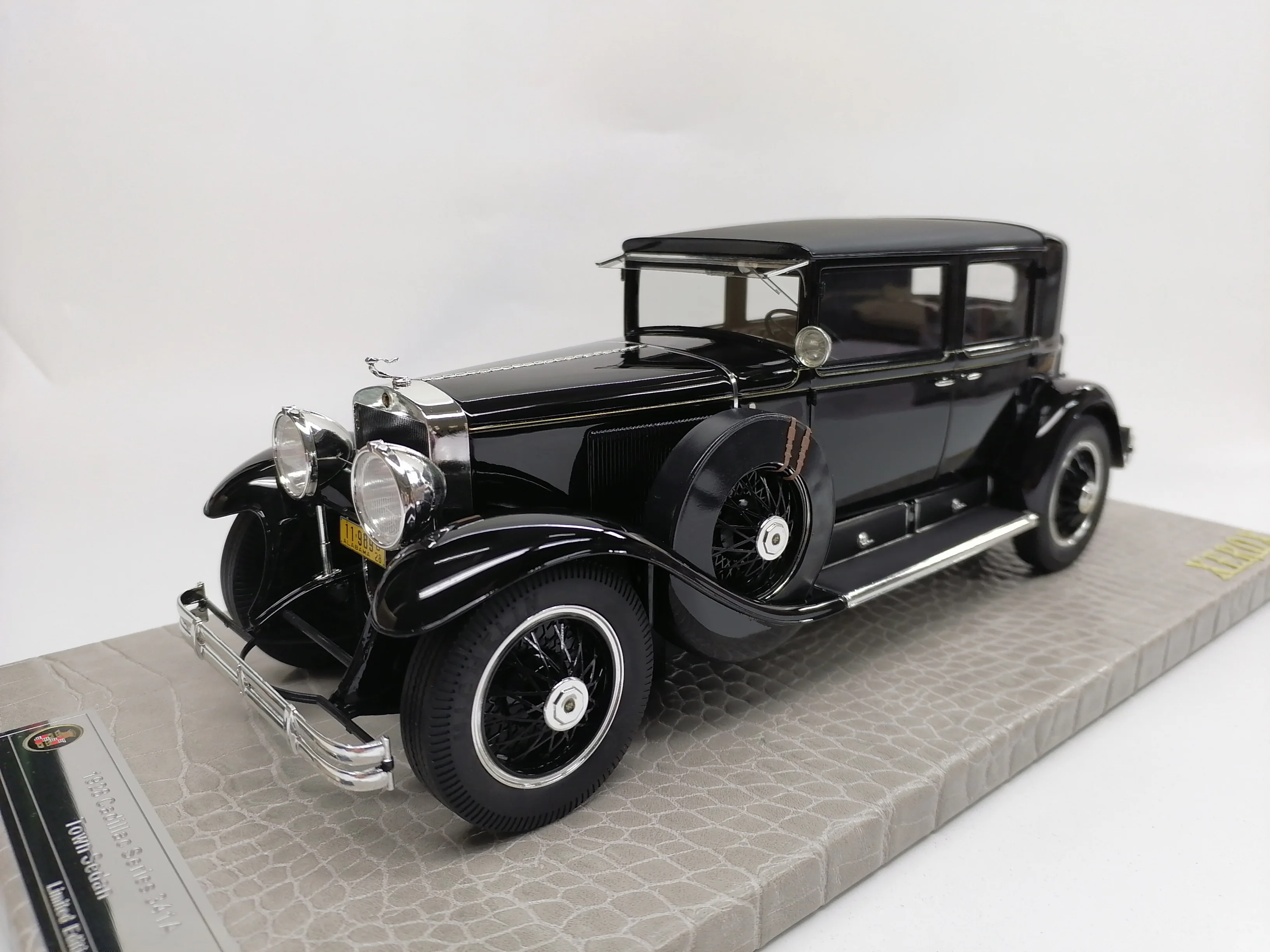 XEROX 1:18 For 341A 1928 Vintage Car Limited to 30 Pieces Simulation Resin Alloy Static Car Model Toys Gift