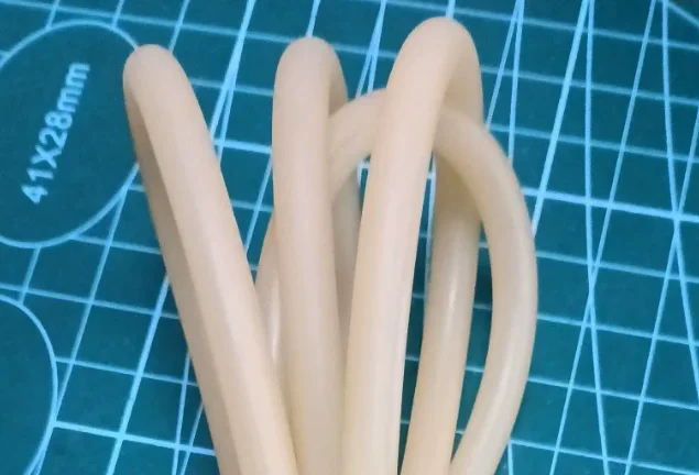 

Автоматический инструментальный патрон BT40, централизованная подача воды BT50, U-образная сверлильная головка 30, рукоятка с внешней и внутренней подачей охлаждающей жидкости.