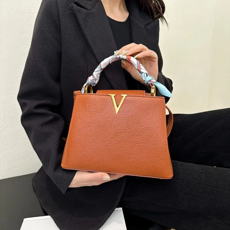 

Graceful French Style Shoulder Bag 2025 New Edition - High-End Creative Light Luxury Handbag for Trendy Women
