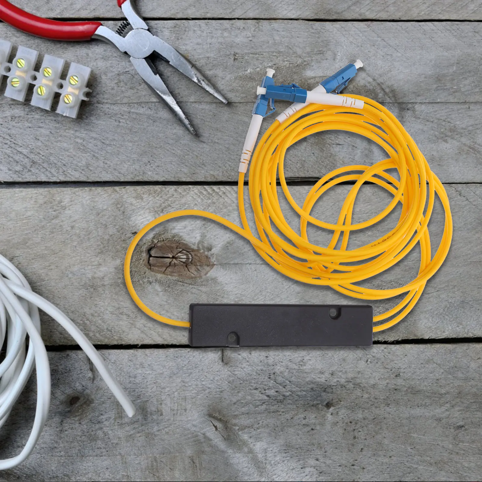 

Оптический разветвитель LC 1X2, адаптер для оптического кабеля, для расширения сети, высокоточный, с коническим соединением, телекоммуникационного класса, повышенной прочности