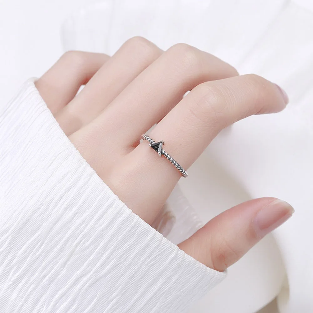 Retro New Ins Style Women's Ring 3A Zircon Black Triangle Engagement Party Wedding Jewelry Fashion Gewelry