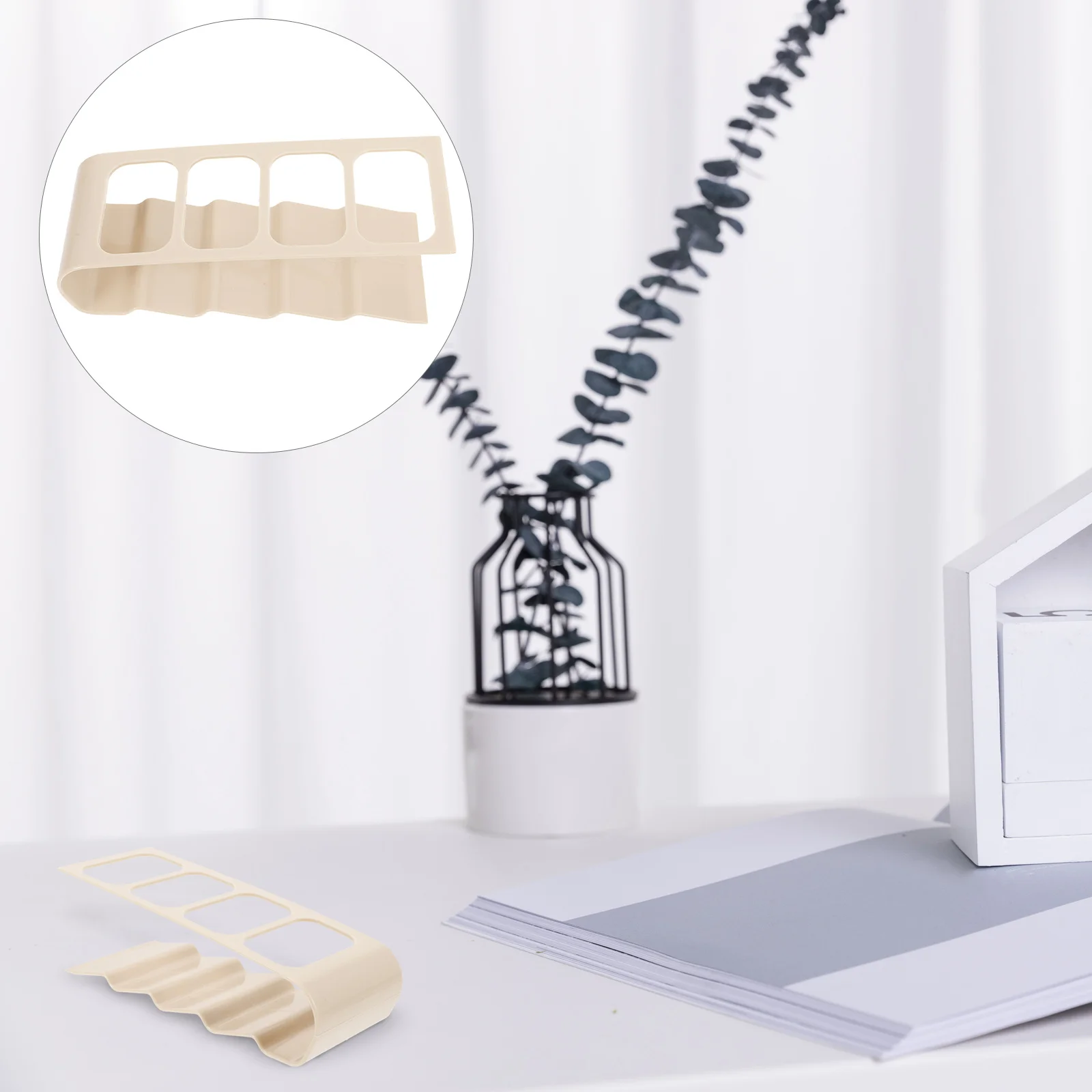 

Органайзер для пультов дистанционного управления на 4 секции, подставка для хранения пультов DVD/VCR с нескользящим основанием, компактный дизайн, портативный