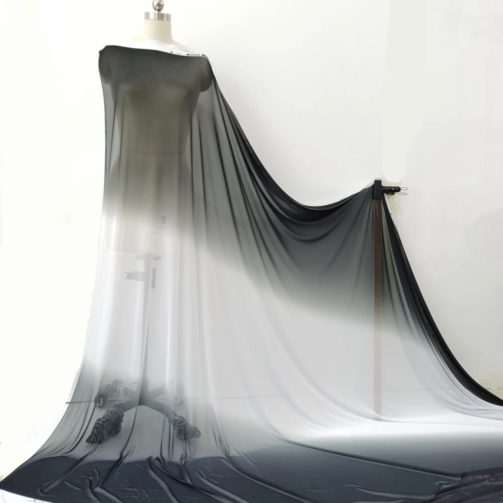 Variant: black white black