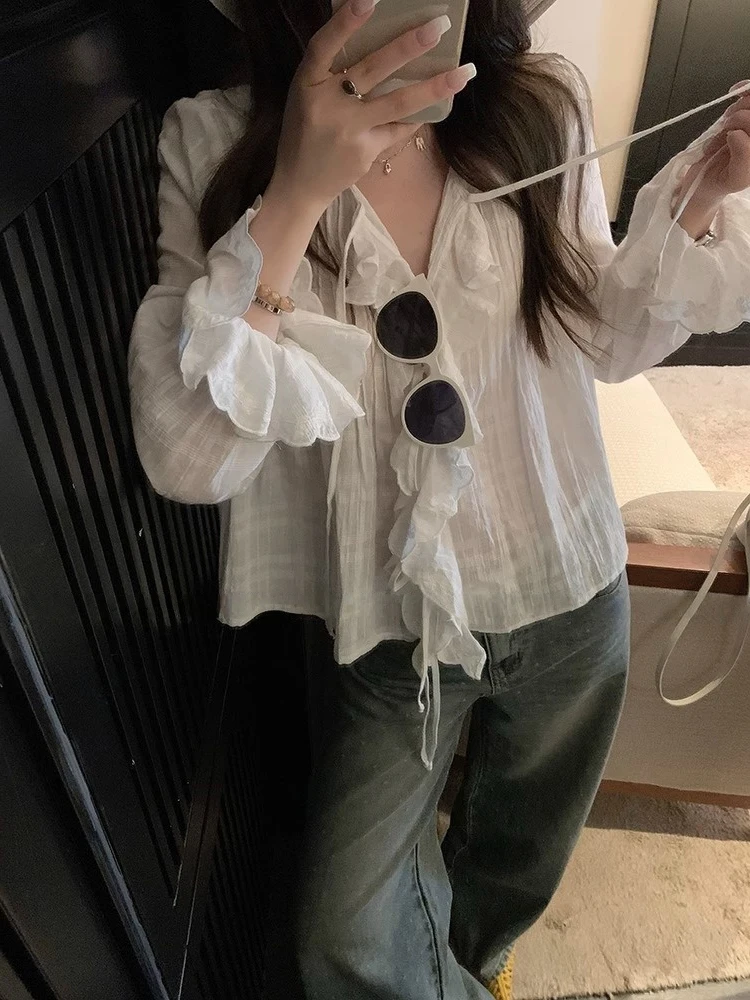 

White Embroidered irt Women Summer Thin Casual Loose Air Conditioning Silk Outerwear Long Sve V-Ne Regular Length