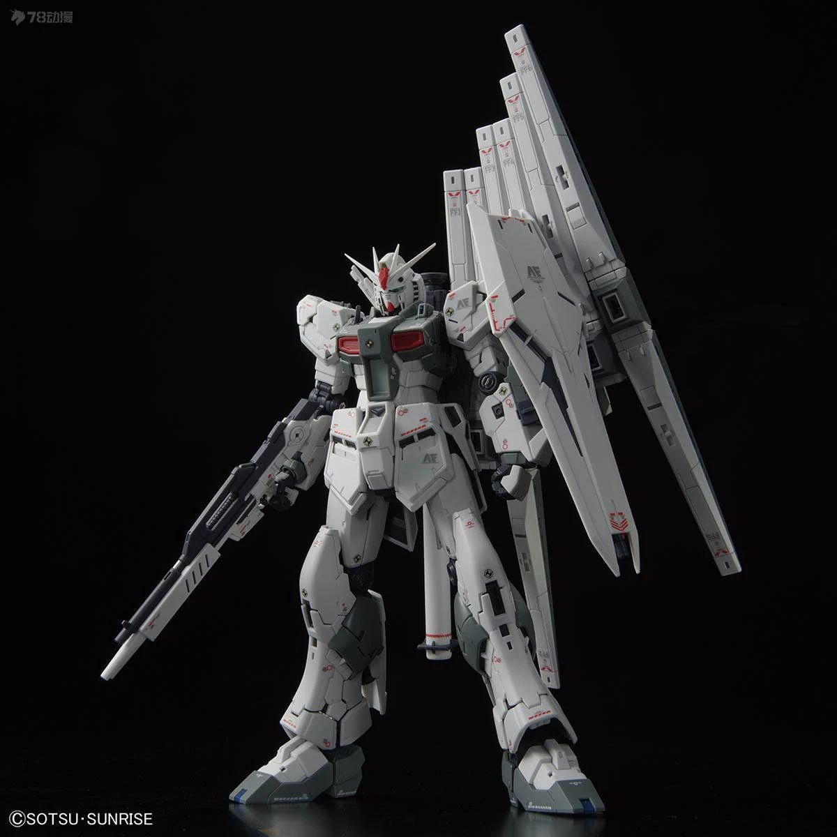 バンダイオリジナルガンダム RG その他限定版 RX-93 Ν 最大 [チタン仕上げ] アニメアクションフィギュア組立モデルおもちゃ