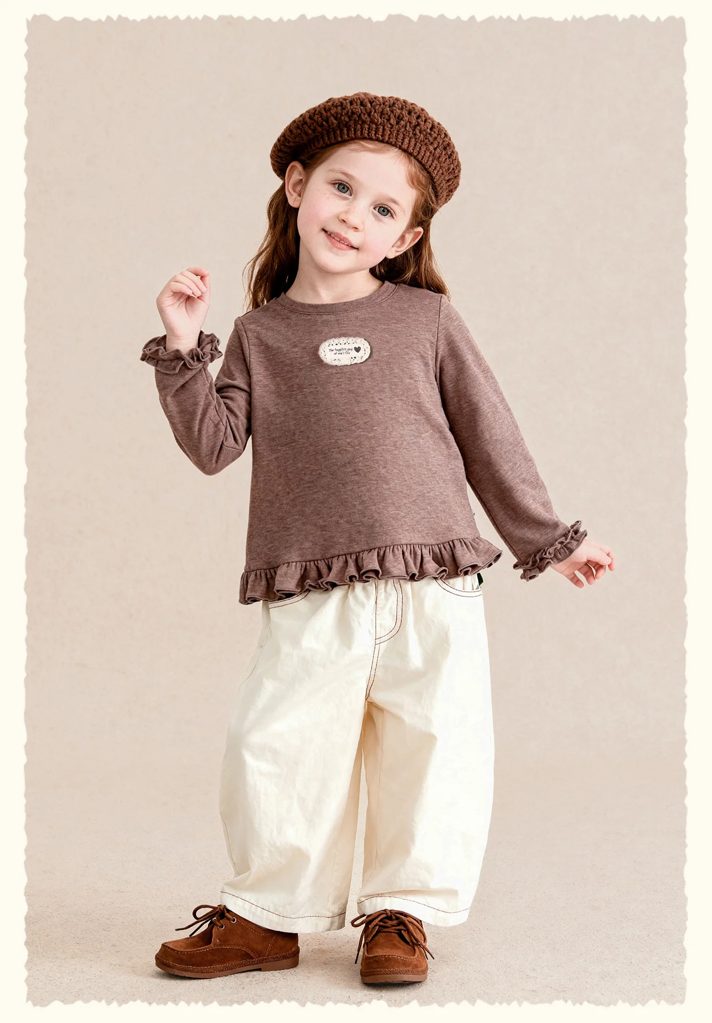 Amila 2026 Herbst Neues Kinder-T-Shirt mit Rundhalsausschnitt, gestapelten Rüschen, Spitze, Stoffetikett, modisch, lässig, bequem, für den täglichen Gebrauch, langärmelig. – Detail 10