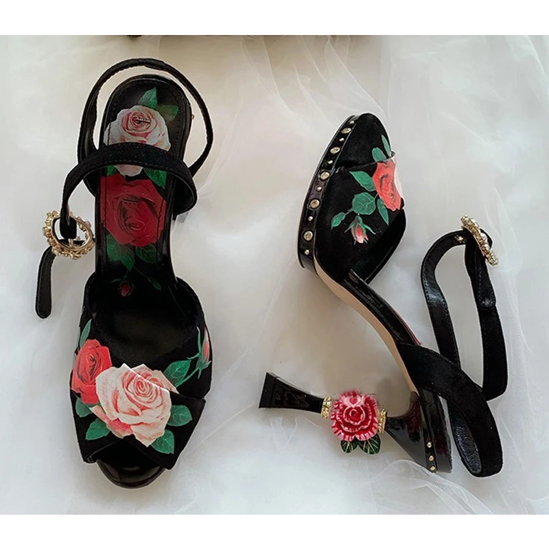 

Сандалии на резном каблуке с открытым носком и перекрестным ремешком, лето 2026, женские роскошные туфли на высоком каблуке в стиле ретро с полыми пряжками