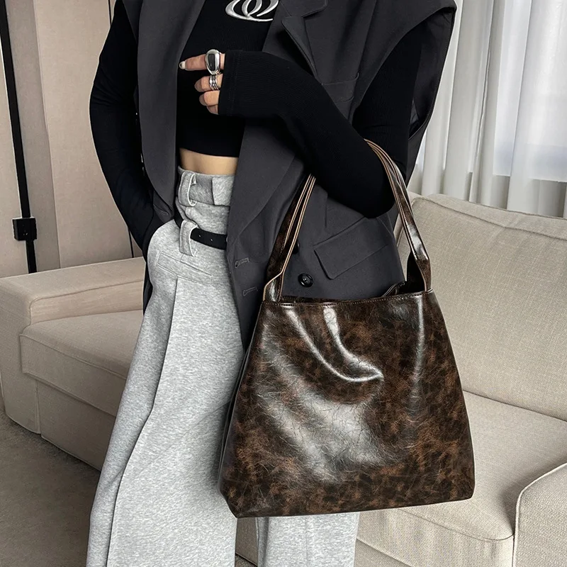 New Women Luxury Brand Shoulder Messenger Cross Body Armpit Clutches Retro Bags
