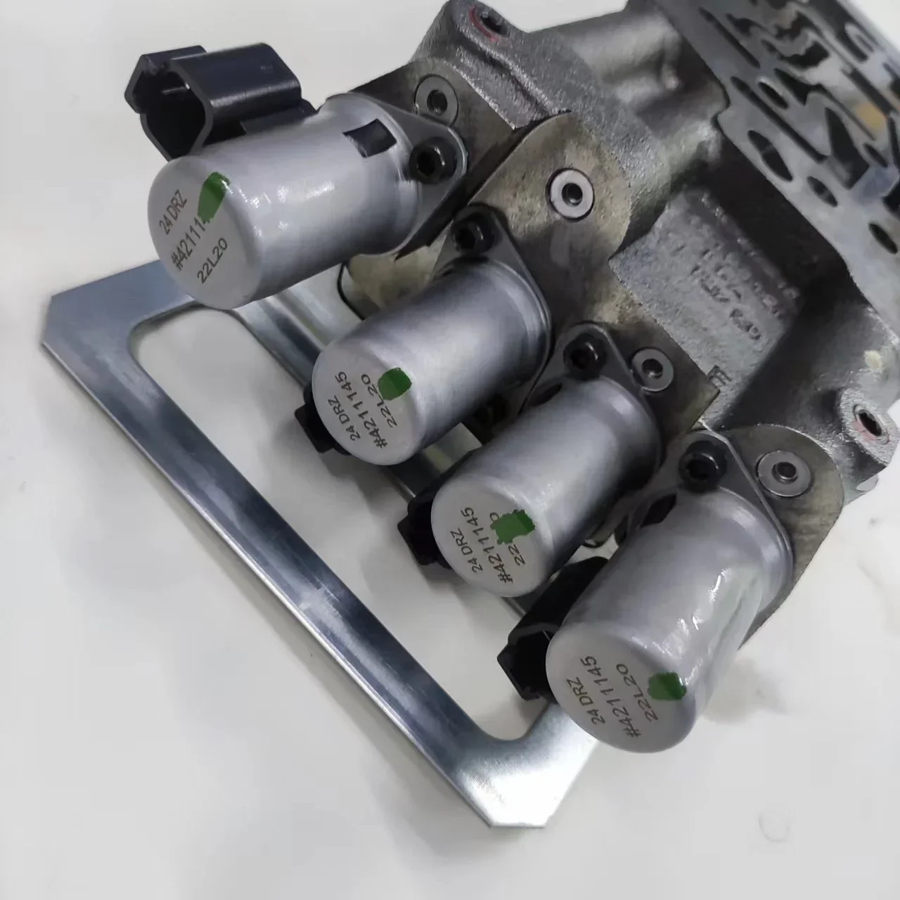 لناقل دانا كتلة صمام التحكم الميكانيكي 4211199 317 340 6600