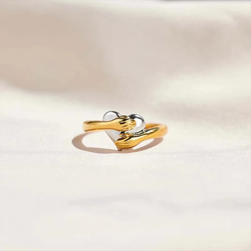 Fun and Cute Style Splicing Gold Color Hands Embracing Silver Color Heart-shaped Ring Couple Anniversary Gift Jewelry Ring