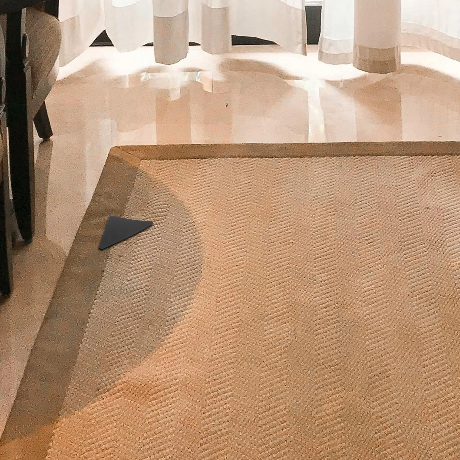 

4Pcs Triangle Rug Anti Slip Pads Double Sided PU Adhesive Stickers Black Secure Grip for Carpets Rugs on Wood Floor Tiles