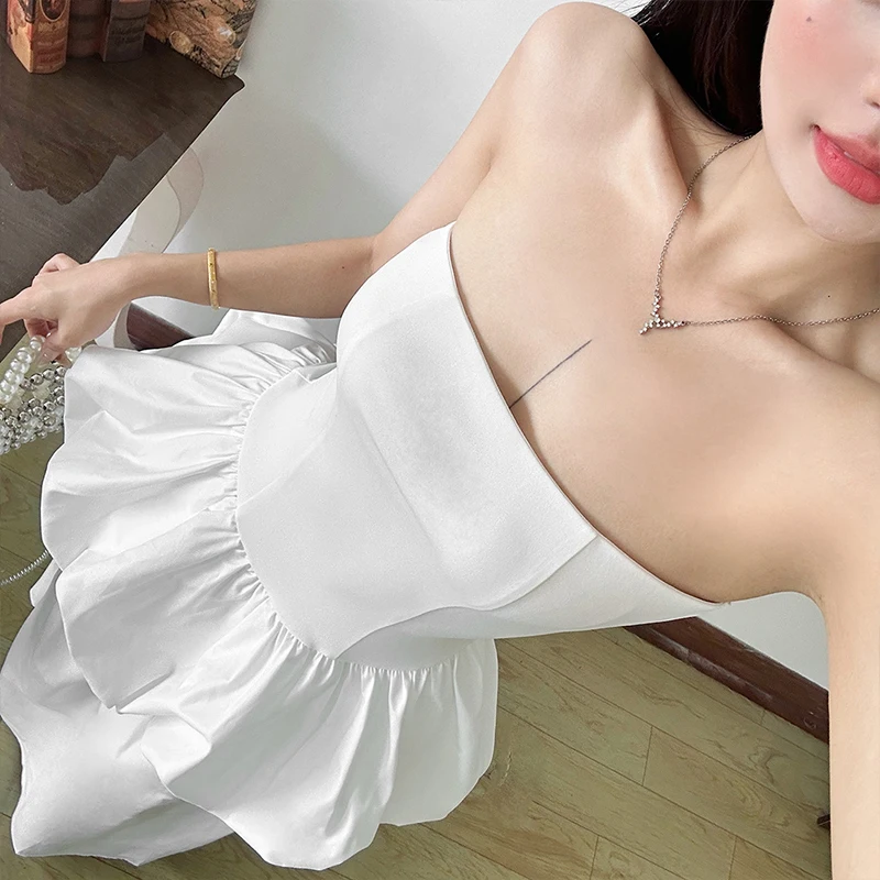 OMSJ ストラップレス バックレス ふわふわフラワーバッド シャーリングトップス + ウエストゴム付きロングスカート ファッション セクシー ソリッドカラー 2 ピース ストリート衣装