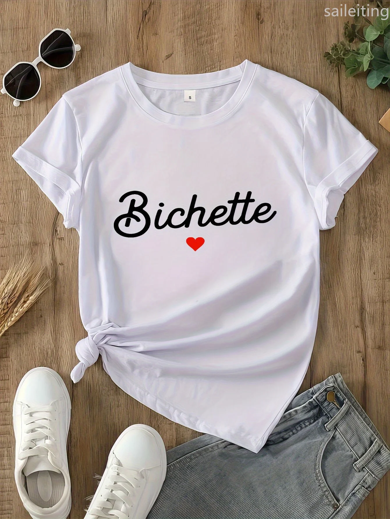 

Plus Size Sleeved Harajuku Streetwear Women Casual Crew Neck Sleeve T-Shirt - "Bichette" Text & Heart Graphic Print Light Green
