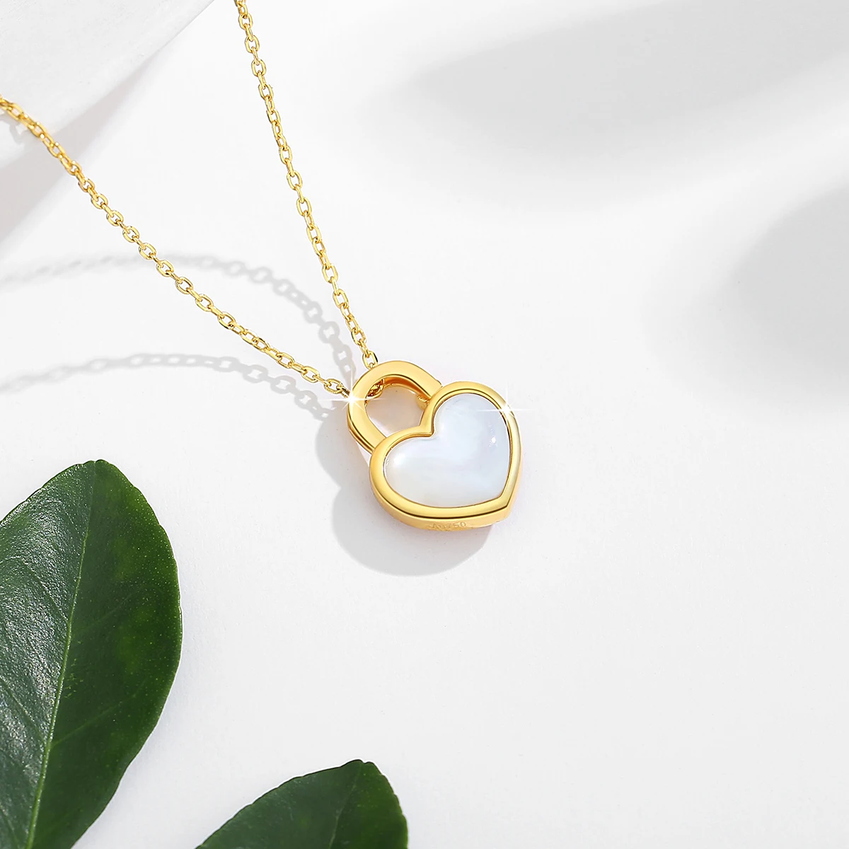 18K Gold Double-sides Heart Pendant White Shell Necklaces Genuine AU750 Red Agate for Women Anniversary Party Trendy Jewelry