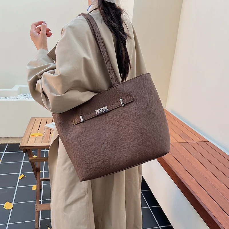 

2025 Luxe Solid Color Tote Bag, Minimalist Shoulder Purse for Women, Spacious Commuter Crossbody, Versatile Day-to-Night Bag