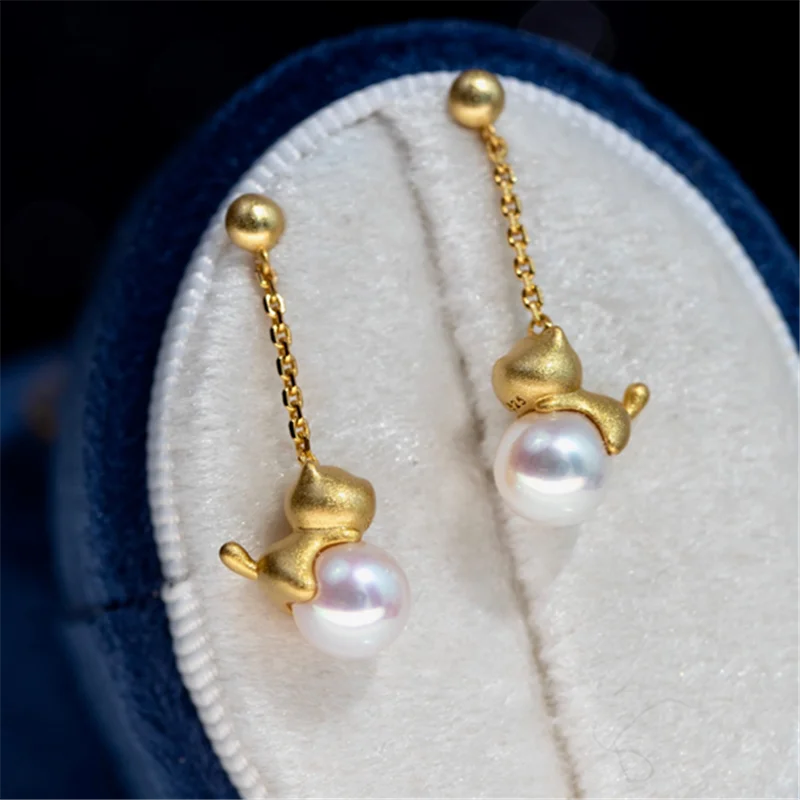 Jump cat/hug cat earrings ins niche design light luxury new Chinese earrings