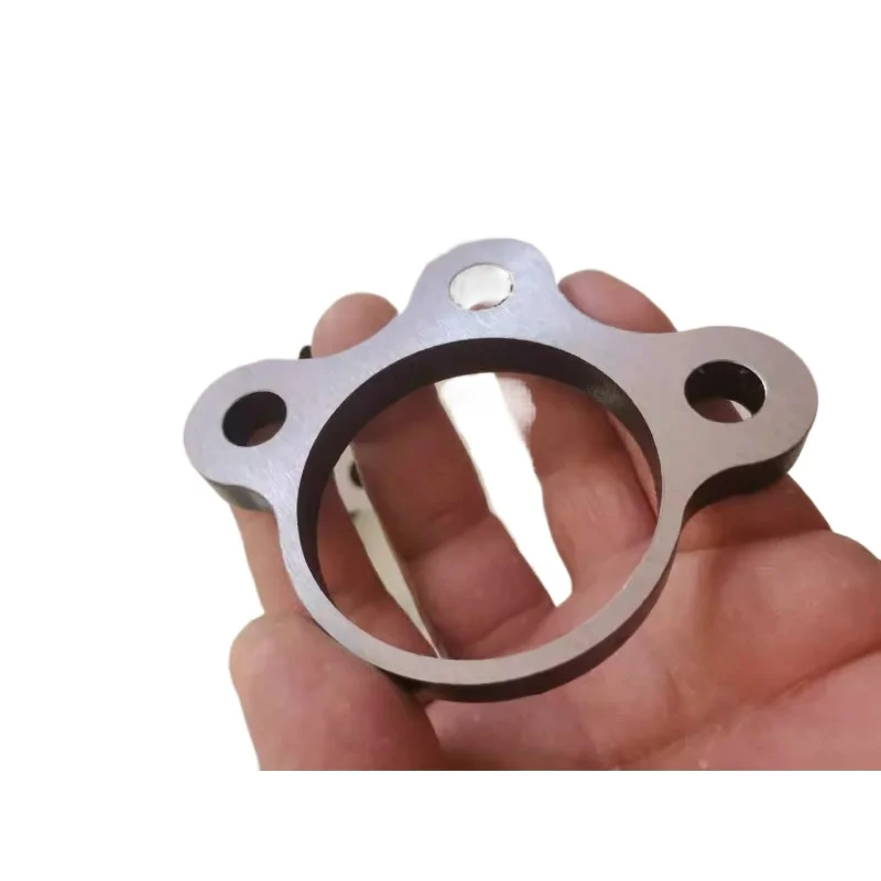 

Оригинальный треугольный опорный блок (подушка) верхнего рычага подвески (ступица колеса) не подходит для Great Wall Haval H3 H5