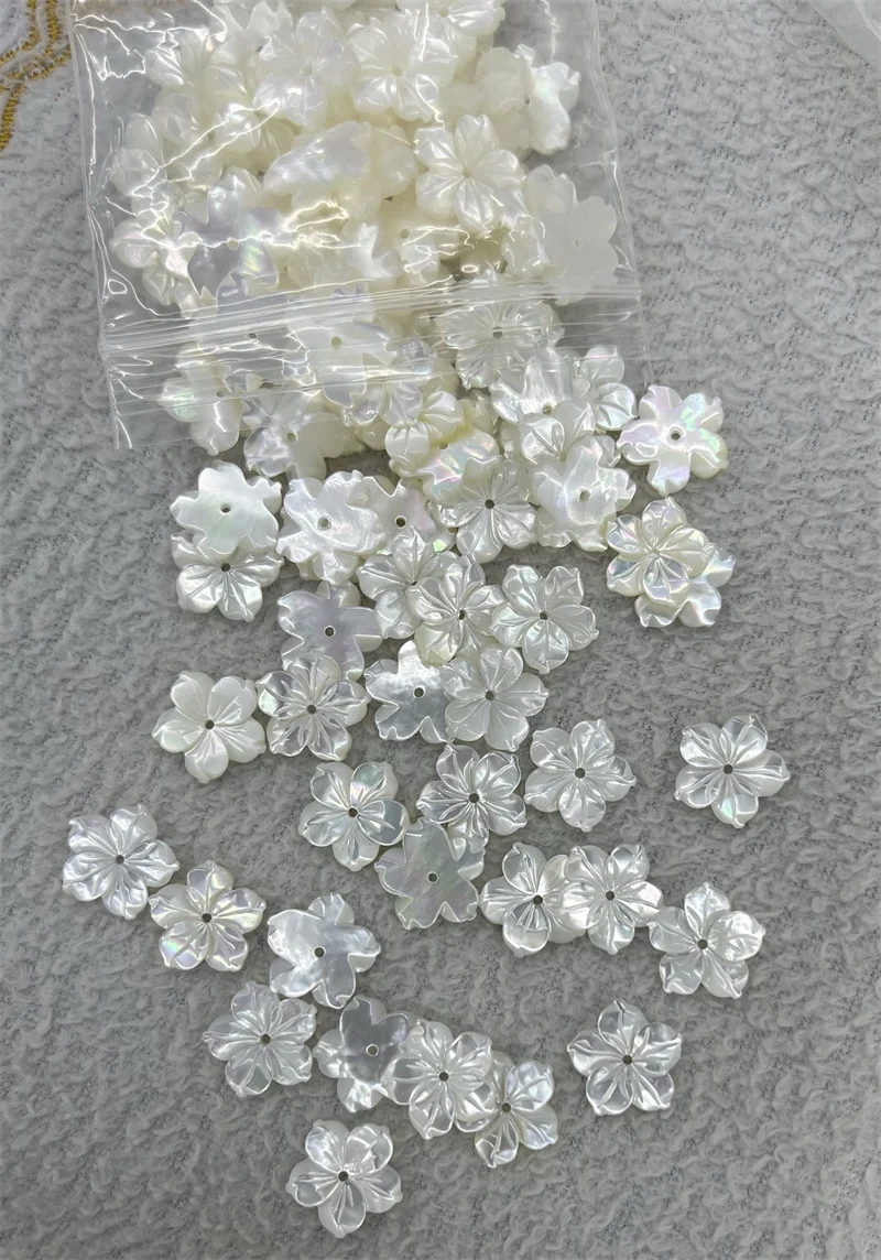 10-30mm Natural Shell Flower Factory Wholesale White Black Yellow Pink Jewelry Making DIY Earring Pendants Necklace