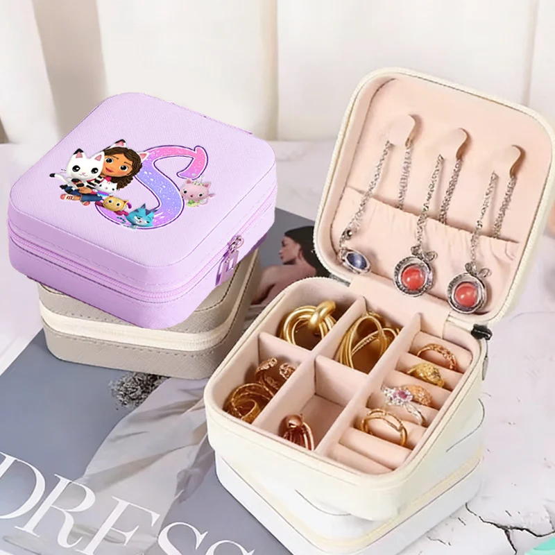 

Gabbys Dollhouse Letter Jewelry Box Ring Necklace Earrings Stud Storage Box Women Girl Portable Travel Jewelries Display Boxes