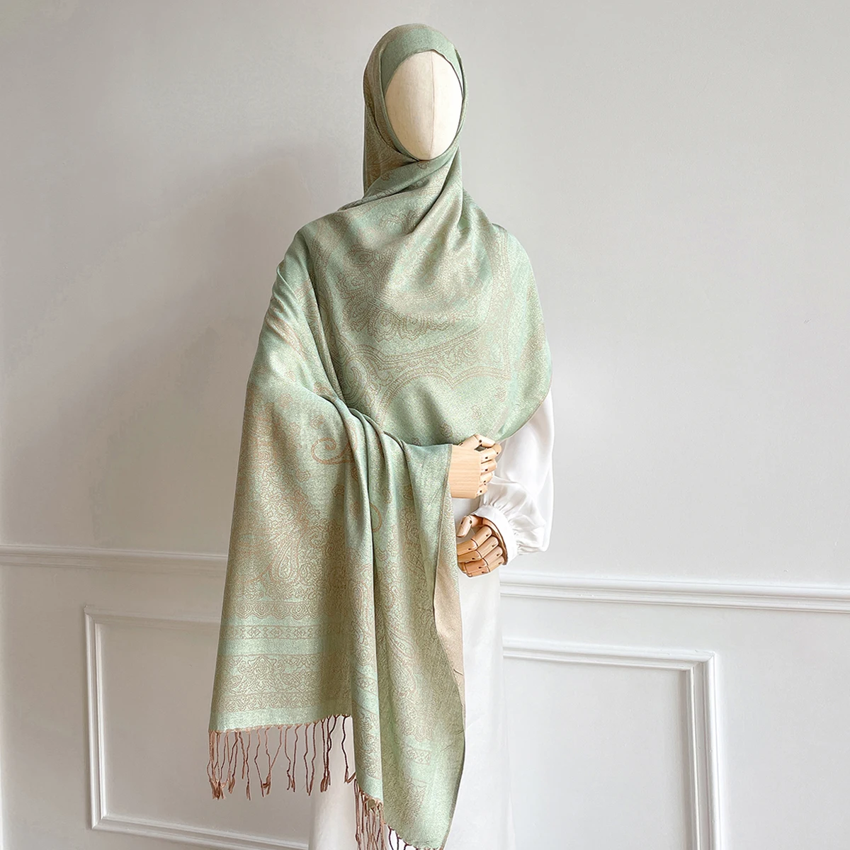 

Bohemian Paisley Gold Thread Jacquard 70*190cm Muslim Hijabs Shawls Women Scarf Headband Wrap Tassels Foulard Islamic Ramadan