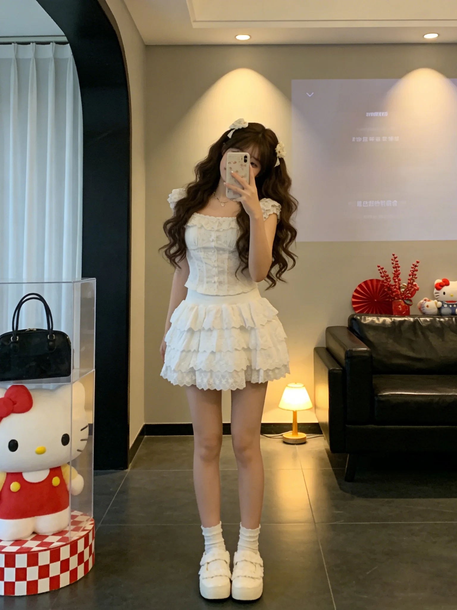 

Модная женская весенняя юбка-полусолнце с высокой талией, кружевной отделкой и пышным подолом в стиле «кейк»