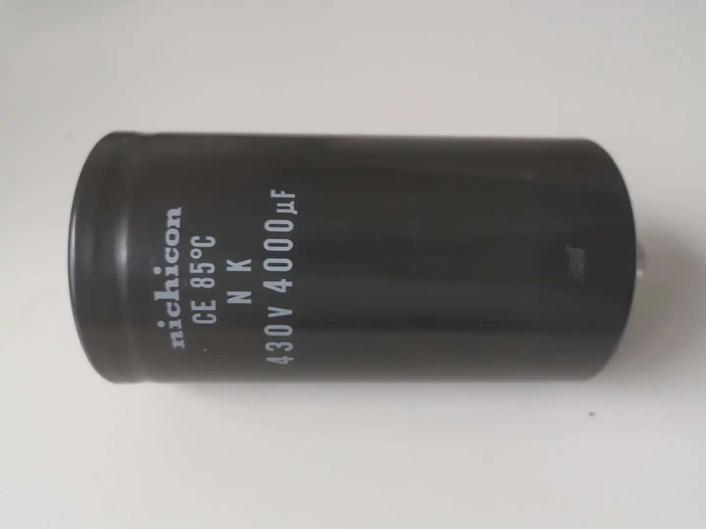 High Quality Motor Running 4700uf 80v Capacitor NICHICON