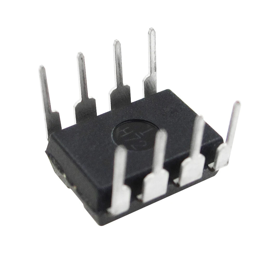 100 PZ AT24C16N 24C16N 24C16 AT24N16 DIP-8 EEPROM 16k Bus a 2 fili nuovo originale