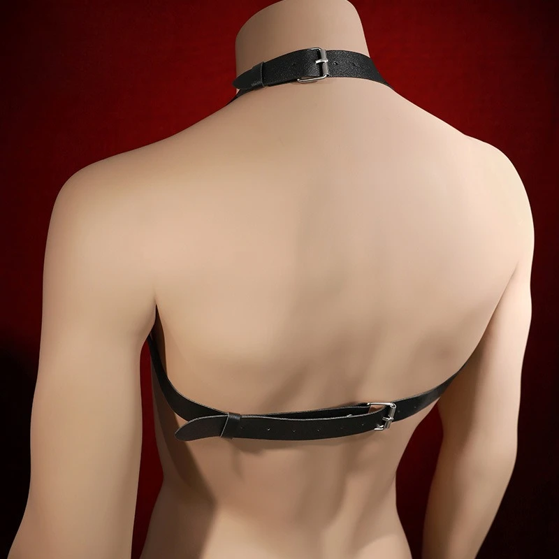 セクシーメンズベルト PUレザーハーネスストラップ 胸チェーン付きショルダーベルト メタルリング Y2K ゴスパンク服 コスプレアクセサリー