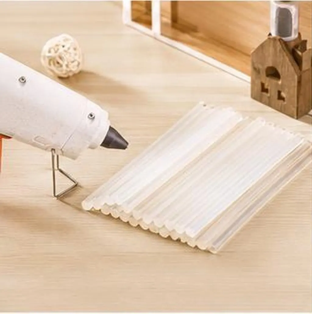 50Pcs 100x7mm Economy Viscosity Hot Melt Adhesive Glue Sticks Long Bonds Porous Non Porous Surfaces All Purpose
