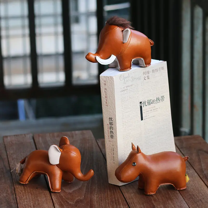 Cortical cute ornaments, baby elephants, mice, hippos, tabletop decorations