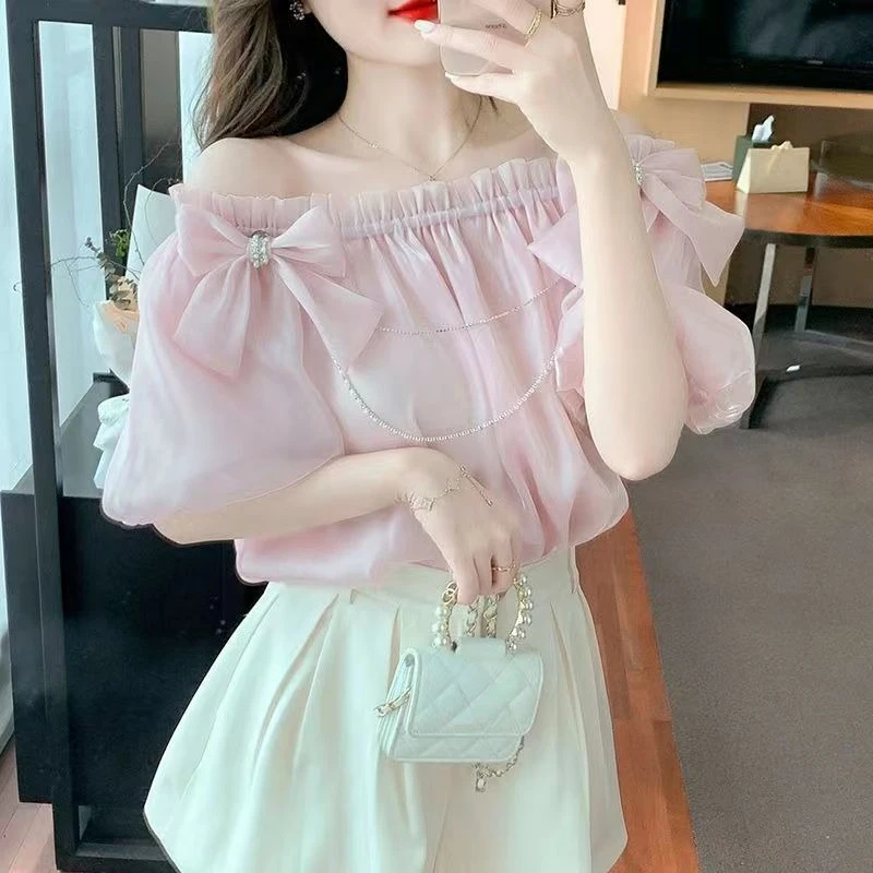 

Женский дизайнерский топ из шифона и блестящей тюли с открытыми плечами и коротким рукавом, коллекция 2026, французский стиль, нежный и элегантный